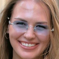 Alena Frolova Nøgen