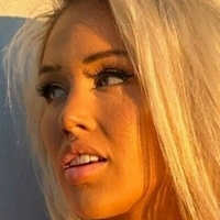 Alexandra Moore Nøgen