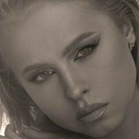 Alexandra Postnikova Nøgen