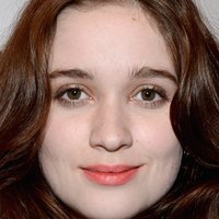 Alice Englert Nøgen