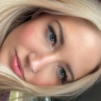alieha_stuebs Nøgen