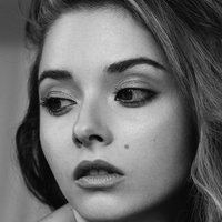 Alina Phillips Nøgen