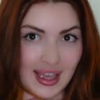 Amy August Nøgen