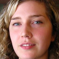 Andrea Simms Nøgen
