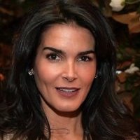Angie Harmon Nøgen