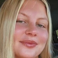 Annaclaireschroll Nøgen