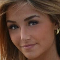 Ava Majury Nøgen