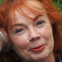 Barbara Stafford Nøgen