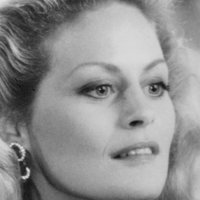 Beverly D'Angelo Nøgen