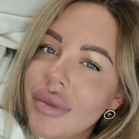 Bianca Starz Nøgen