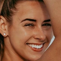 Brianna Throssell Nøgen