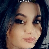 bustyema_official Nøgen