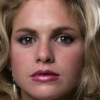 Cali Timmins Nøgen
