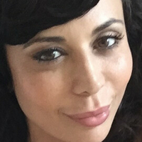 Catherine Bell Nøgen