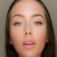 Cora Maay Nøgen