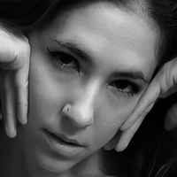 debypetitemodel Nøgen