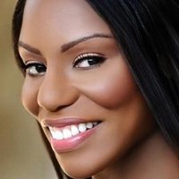 Denee Busby Nøgen
