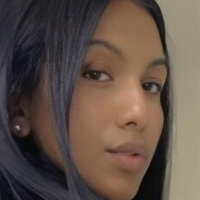 Desi Asszilla Nøgen