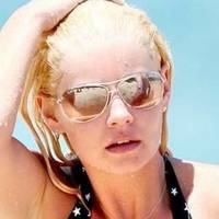 Elisha Cuthbert Nøgen
