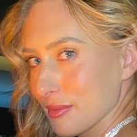 Elle T Nøgen