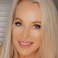 Ellehotmom Nøgen