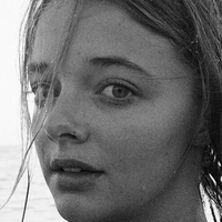 Ellie De Lange Nøgen