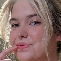 elsiekrussell Nøgen