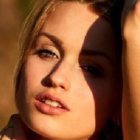 Emilia Jung Nøgen