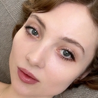 Emily Cain Nøgen