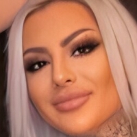 Emily Moldovan Nøgen