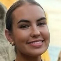 Emily Roberts Nøgen