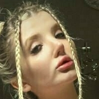 emilyon Nøgen