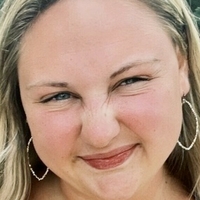 Emma Burzynski Nøgen