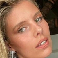 Emma Pill Nøgen