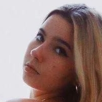 Emma Topps Nøgen