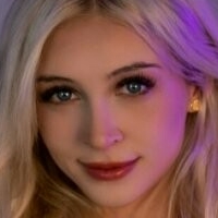 Emma Xlouise Nøgen