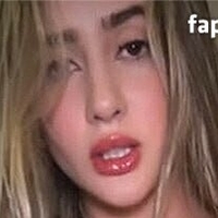 emmaseverinafree Nøgen