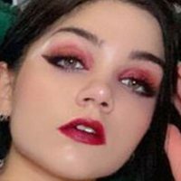 Esther Lynnrie Nøgen