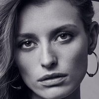 Flavia Lucini Nøgen