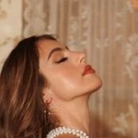 Grace Elizabeth Valentino Nøgen
