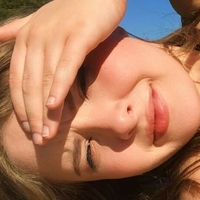 Haley E Nøgen