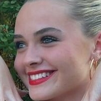 Hannah McNelly Nøgen
