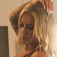 Holli Gustafson Nøgen