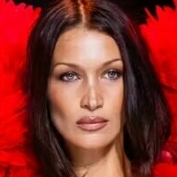 Isabella Hadid Nøgen