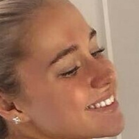 Isabelle OMeara Nøgen