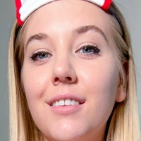 Joci Baker Nøgen