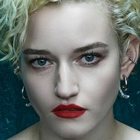 Juliagarner Nøgen