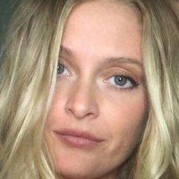 kenziemachome Nøgen