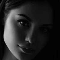 Kristina Azaronak Nøgen