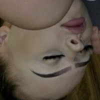 Lara.bttn Nøgen